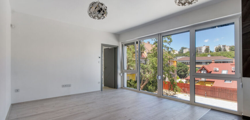 Luxury Living in District II – Premium New Development with Garden & Panoramic Terraces