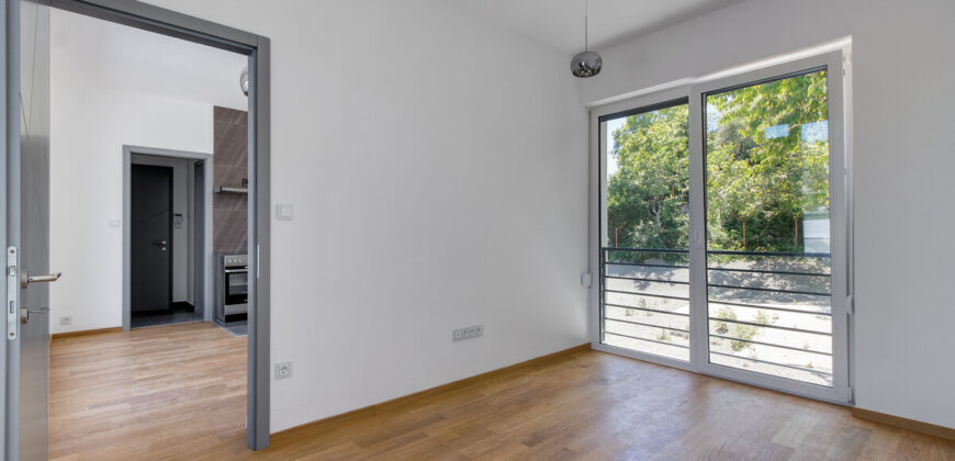 Luxury Living in District II – Premium New Development with Garden & Panoramic Terraces