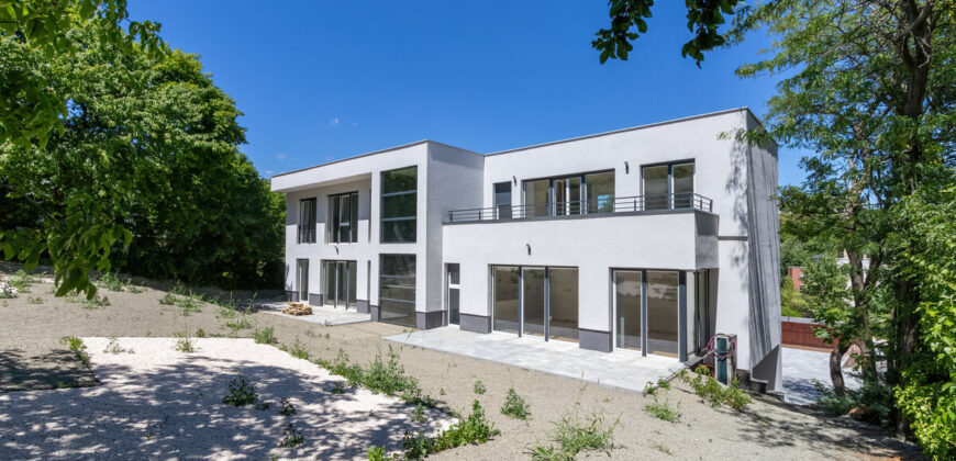 Luxury Living in District II – Premium New Development with Garden & Panoramic Terraces