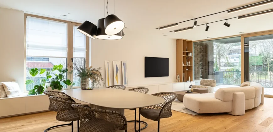 Award-Winning Architectural Masterpiece: Ultra-Luxury Residences in Svábhegy