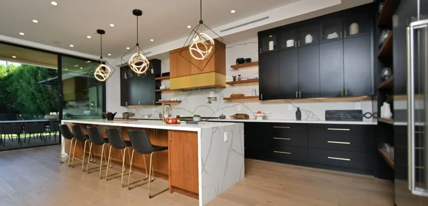 182 North Carmelina Avenue – Los Angeles