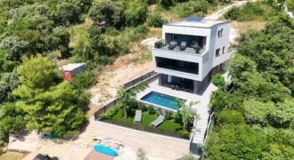 Modern Beachfront Villa With Direct Beach Access First Row To The Sea, Posedarju
