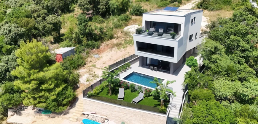 Modern Beachfront Villa With Direct Beach Access First Row To The Sea, Posedarju