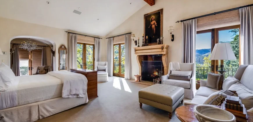1550 Amalfi Dr – Los Angeles