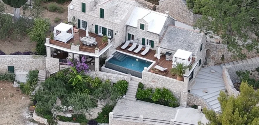 Authentic Stone Estate With Panoramic Sea Views In Brač – Exceptional Investment Or Private Retreat