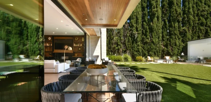 4544 Woodley Ave – Los Angeles