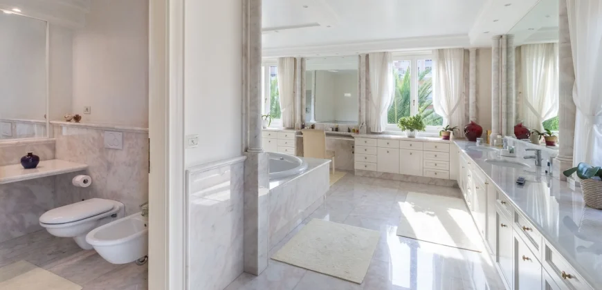 Seafront Luxury Villa With Infinity Pool And Stunning Adriatic Sea Views In Croatia – Umag