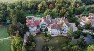 Grand Historic Castle Estate – Vienna