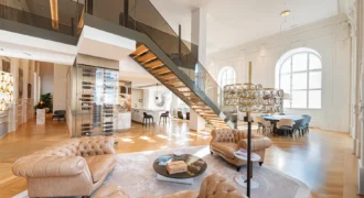 Grand Etage In Inner City Palais – Vienna