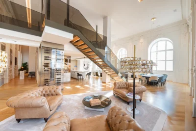 Grand Etage In Inner City Palais – Vienna