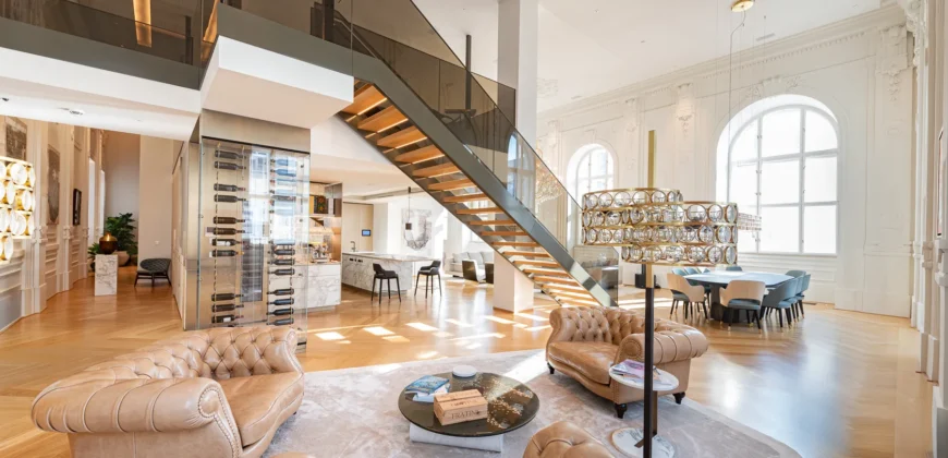 Grand Etage In Inner City Palais – Vienna