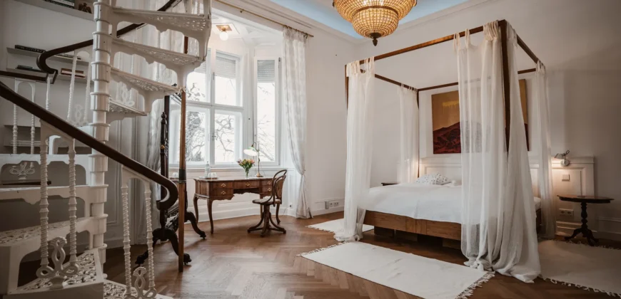 Grand Historic Castle Estate – Vienna