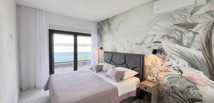 Modern Beachfront Villa With Direct Beach Access First Row To The Sea, Posedarju
