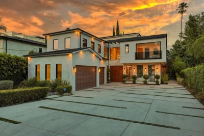 4544 Woodley Ave – Los Angeles