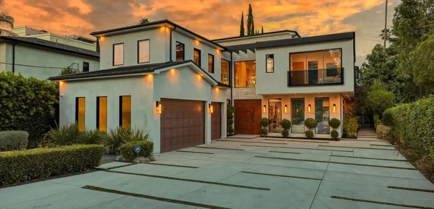 4544 Woodley Ave – Los Angeles