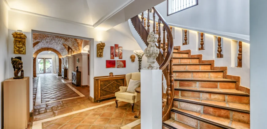 Astonishing Luxury Estate Nestled In A Secluded Oasis Of Tranquility, Close To La Mairena.