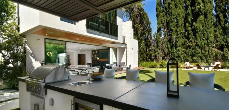 4544 Woodley Ave – Los Angeles