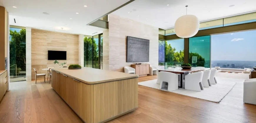 9016 Thrasher Ave – Los Angeles