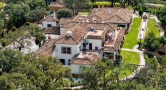 Astonishing Luxury Estate Nestled In A Secluded Oasis Of Tranquility, Close To La Mairena.