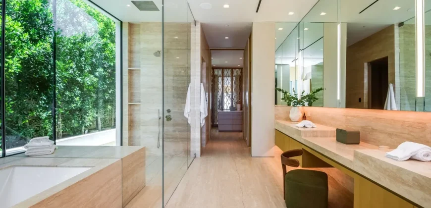 9016 Thrasher Ave – Los Angeles