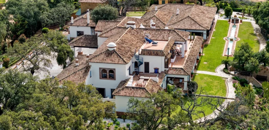Astonishing Luxury Estate Nestled In A Secluded Oasis Of Tranquility, Close To La Mairena.