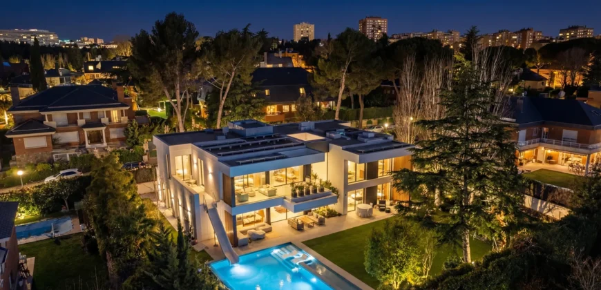 Se Vende Chalet Independiente De Diseño Premium – Madrid