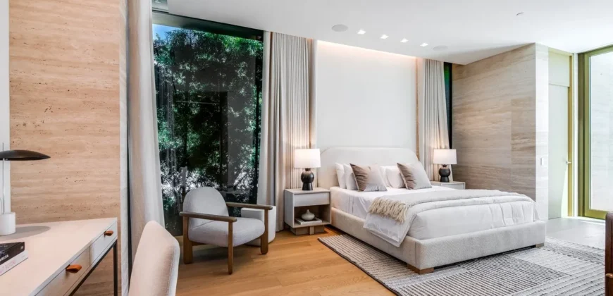 9016 Thrasher Ave – Los Angeles