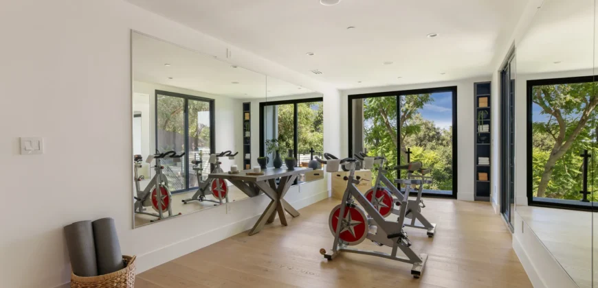 3208 Oakley Drive – Los Angeles