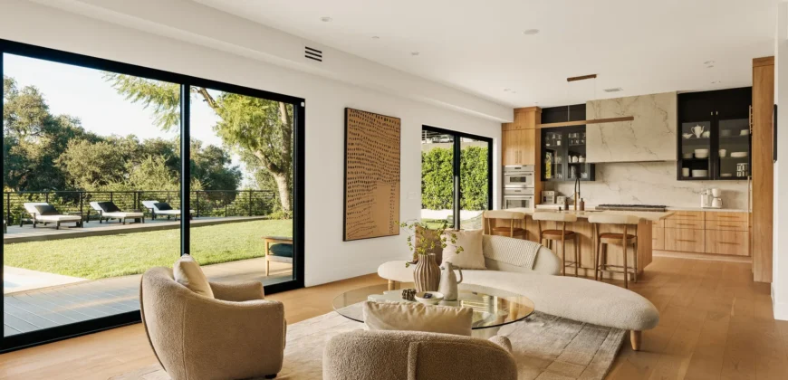 3208 Oakley Drive – Los Angeles