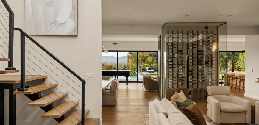 3208 Oakley Drive – Los Angeles