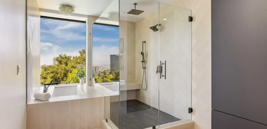 3208 Oakley Drive – Los Angeles