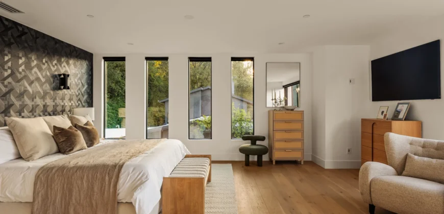 3208 Oakley Drive – Los Angeles